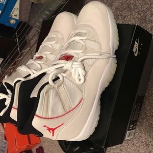 Air Jordan tint retro 11 size 10 men 12 women